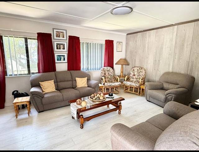 4 BEDROOM HOUSE FOR SALE IN STILBAAI-WES